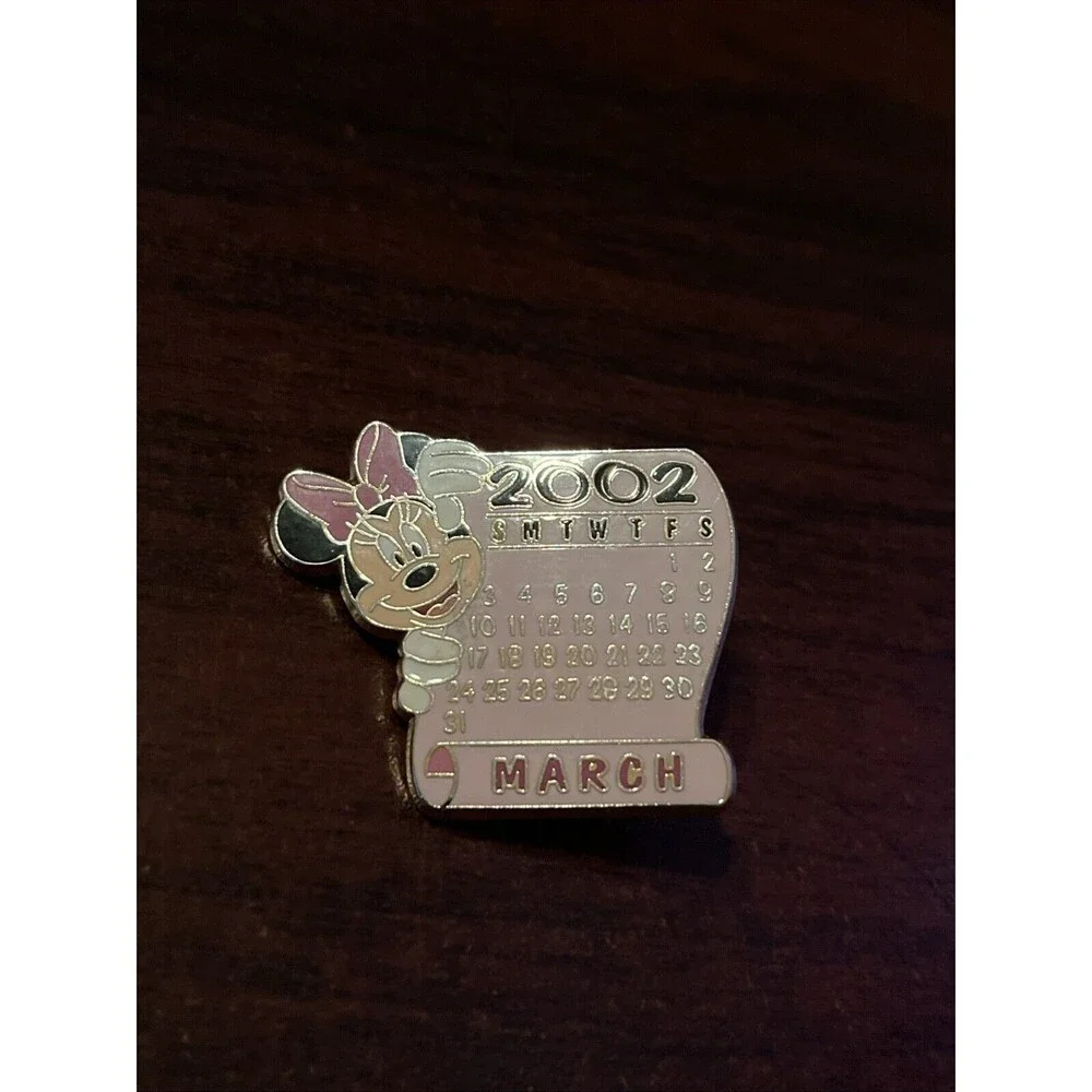 Disney Store Minnie Mouse‎ March 12 Months Of Magic Calendar 2002 Pin